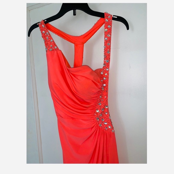 CORAL FORMAL DRESS🧡 - Picture 2 of 8